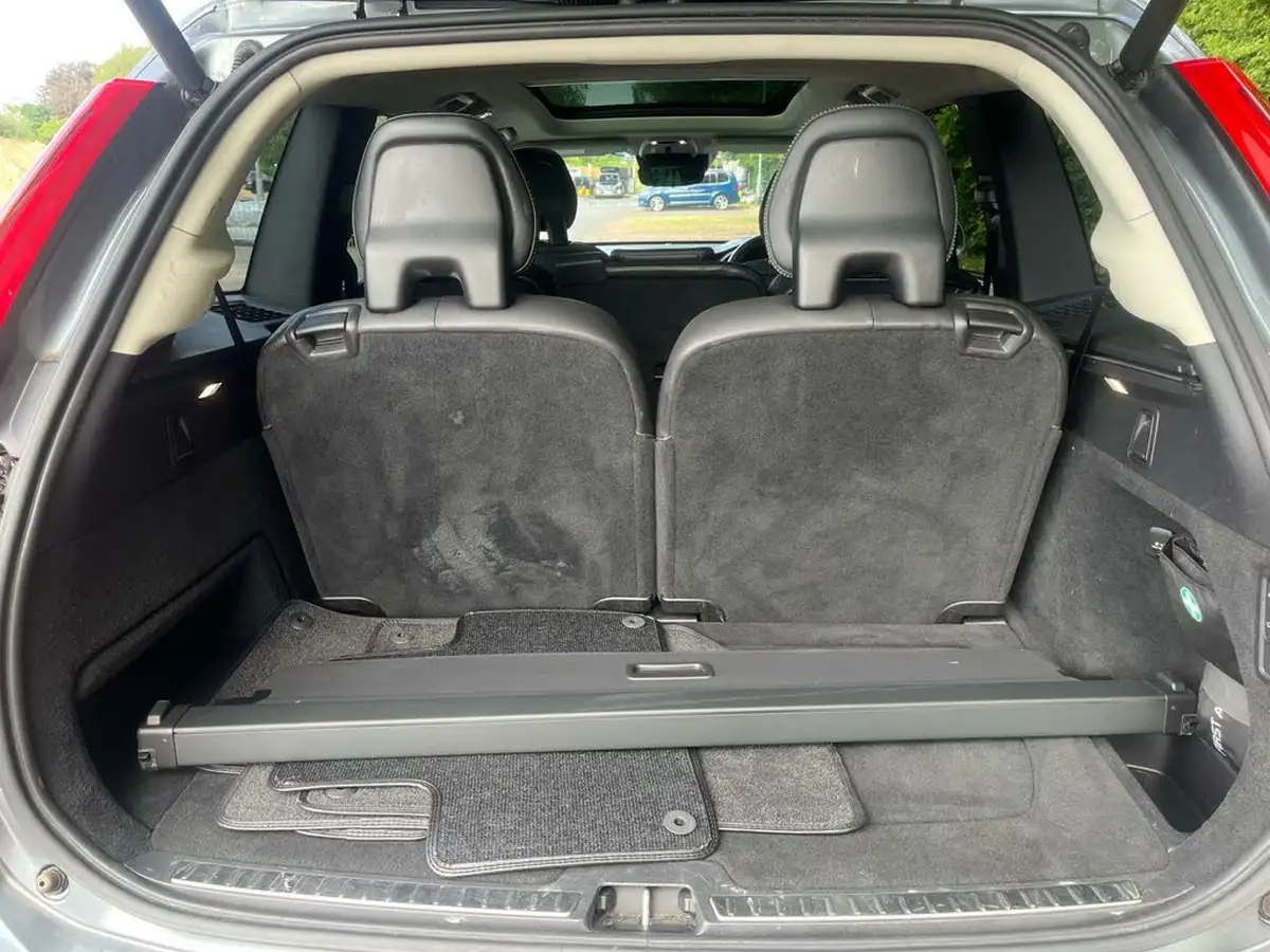 2017-volvo-xc90-20td-d5-inscription-auto-big-19