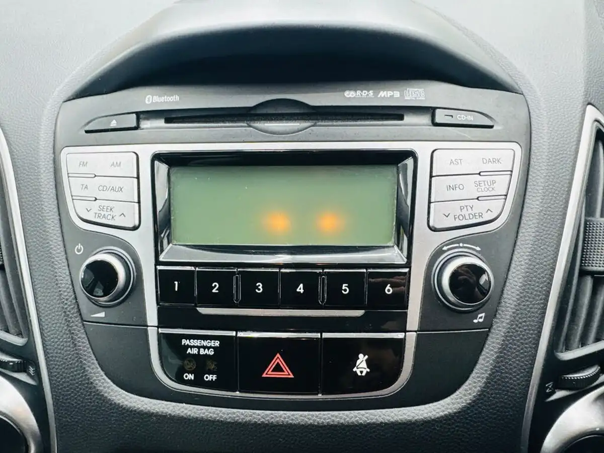 2011-hyundai-ix35-17td-style-big-22