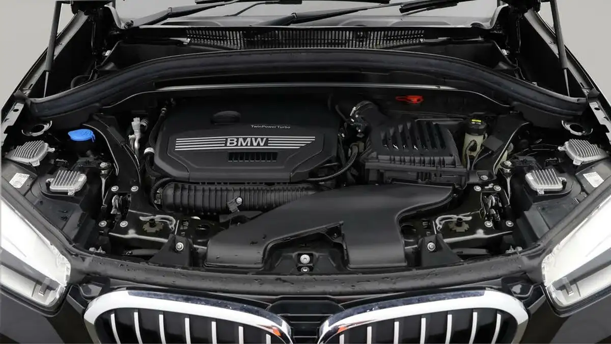 2019-bmw-x1-20-sdrive-20i-xline-sdrive-20i-big-18