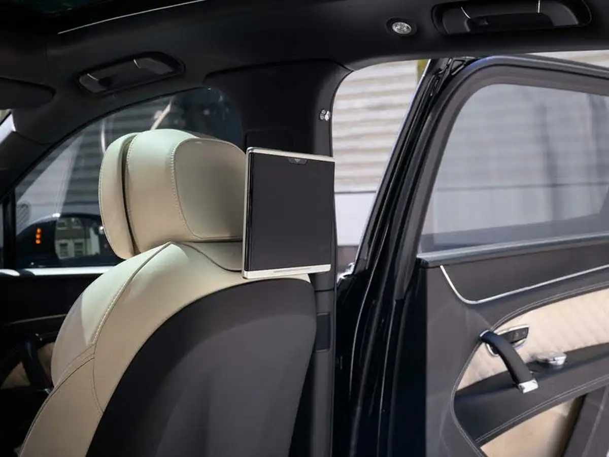 2016-bentley-bentayga-60-w12-big-33