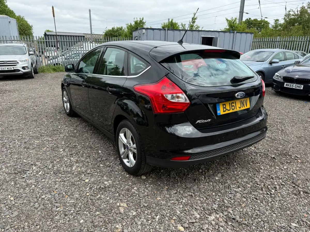 2012-ford-focus-16-zetec-ti-vct-125ps-hatchback-big-4
