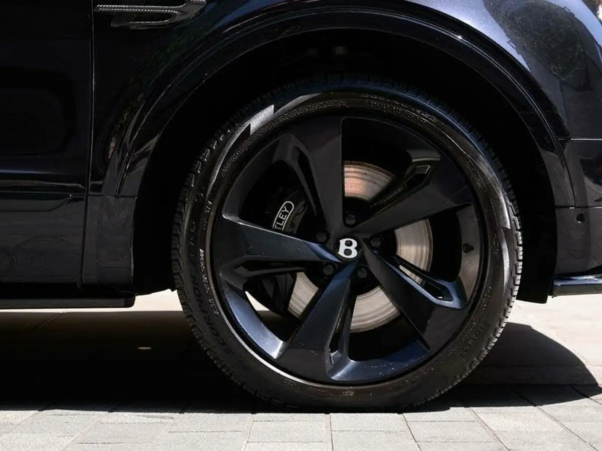 2016-bentley-bentayga-60-w12-big-5