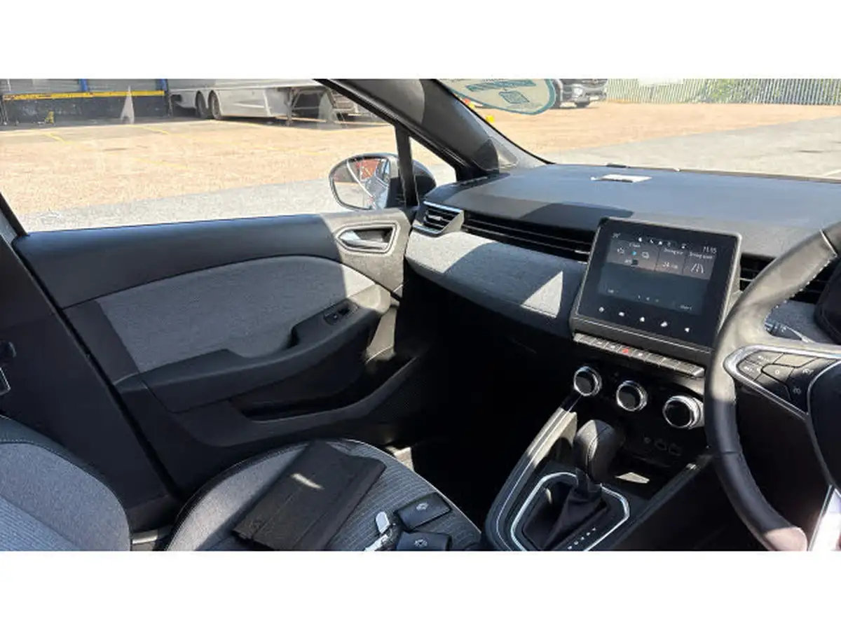 2024-renault-clio-16-techno-big-13