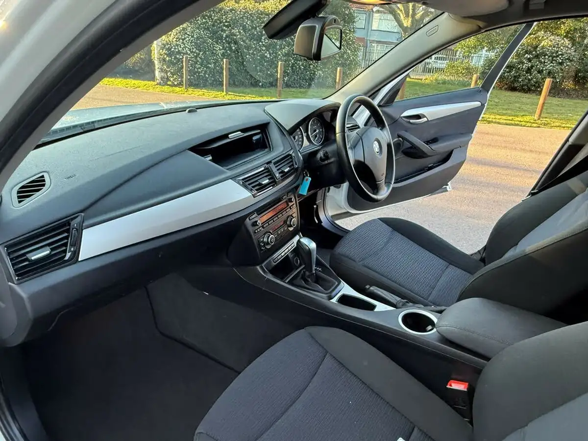 2013-bmw-x1-big-49