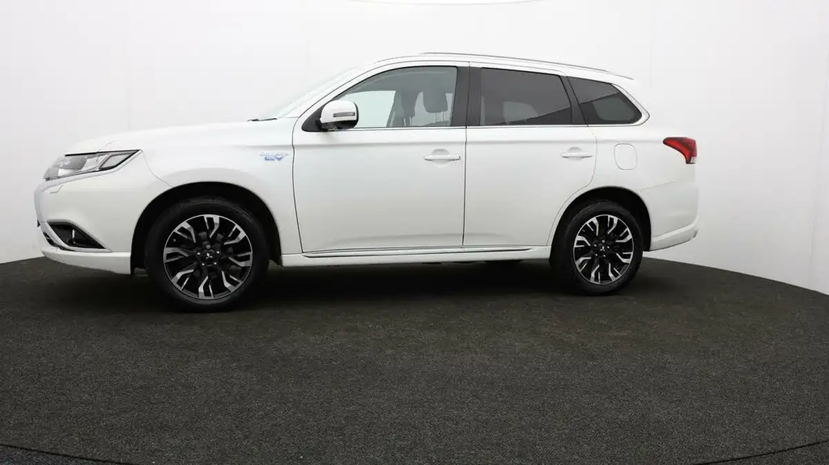 2017-mitsubishi-outlander-20-4h-phev-big-65