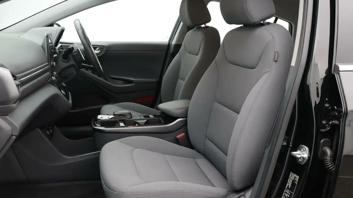 2020-hyundai-kona-e-premium-136ps-39kwh-big-14