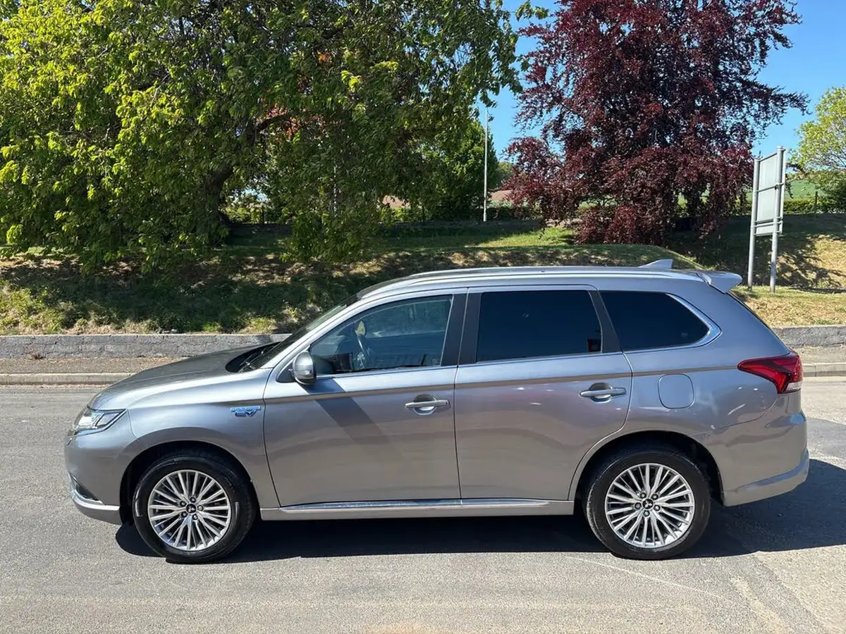 2020-mitsubishi-outlander-24-reflex-plus-commercial-big-14