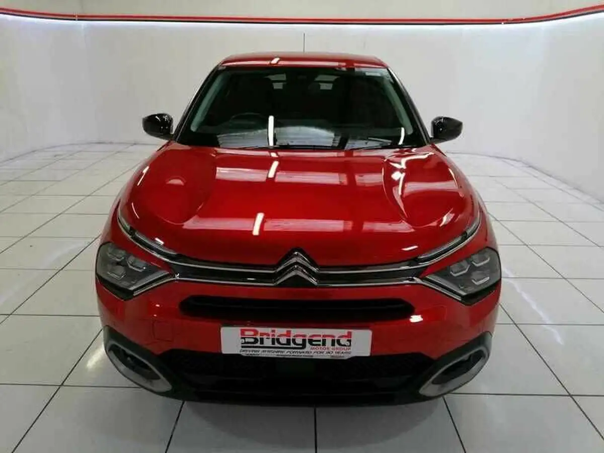 2022-citroen-c4-e-shine-big-1