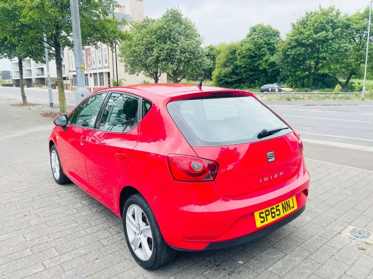 2015-seat-ibiza-14-toca-hatchback-5d-big-12