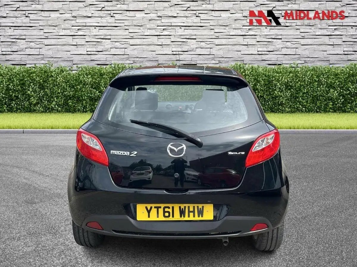 2011-mazda-mazda2-13-tamura-5d-big-5