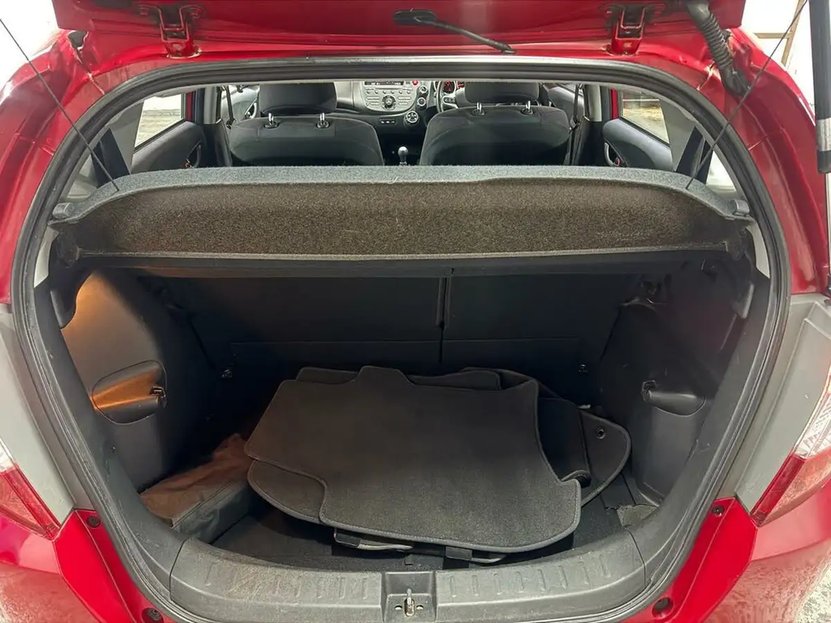 2010-honda-jazz-14-es-big-24