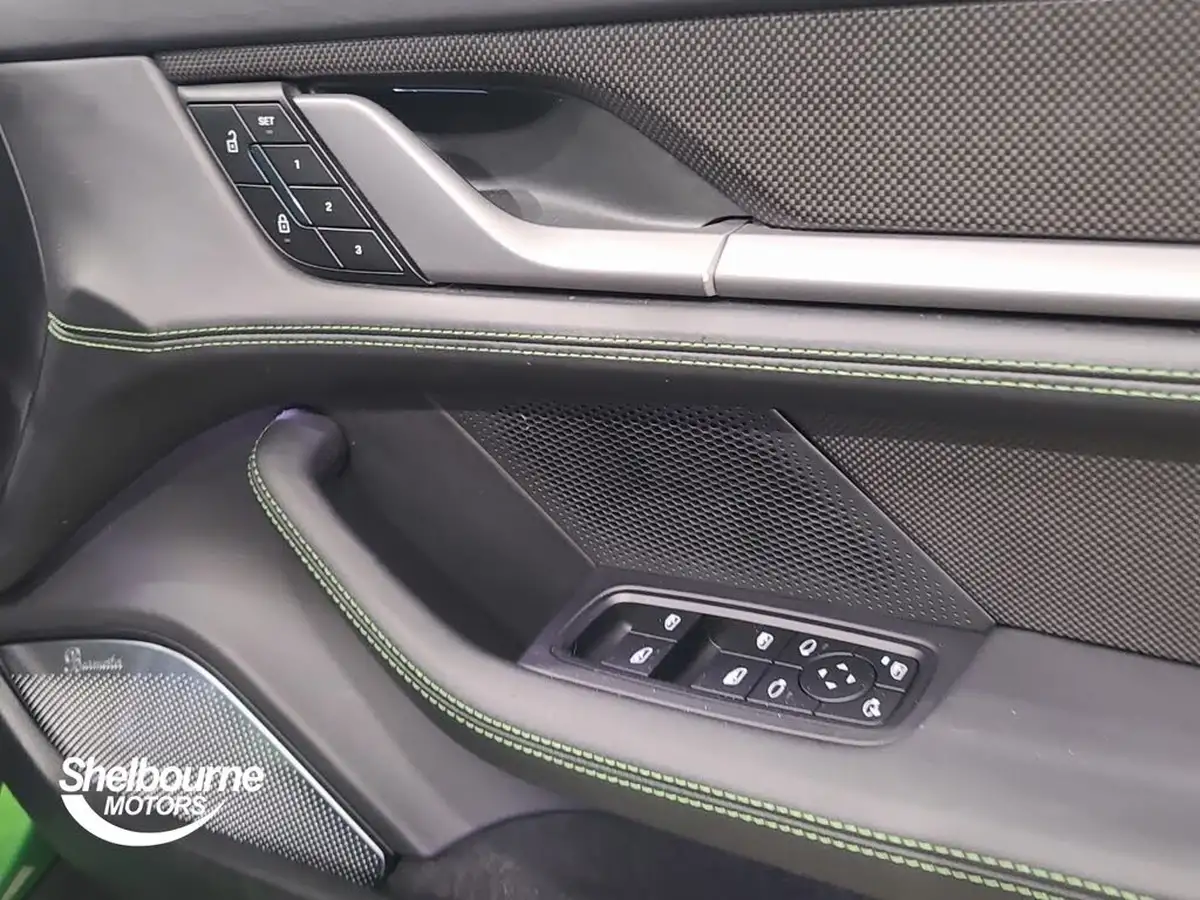 2022-porsche-taycan-e-turbo-s-big-45