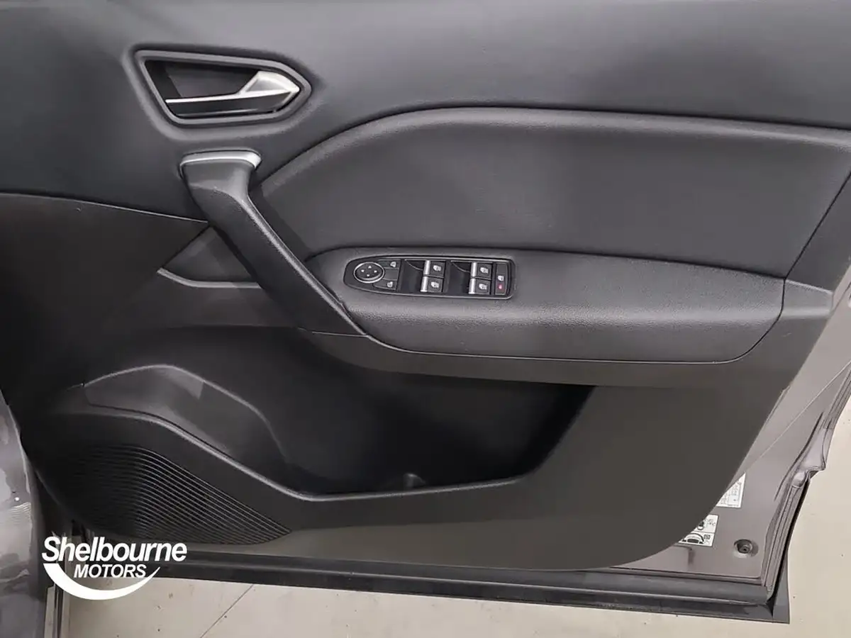 2022-renault-captur-10-tce-rive-gauche-se-big-18