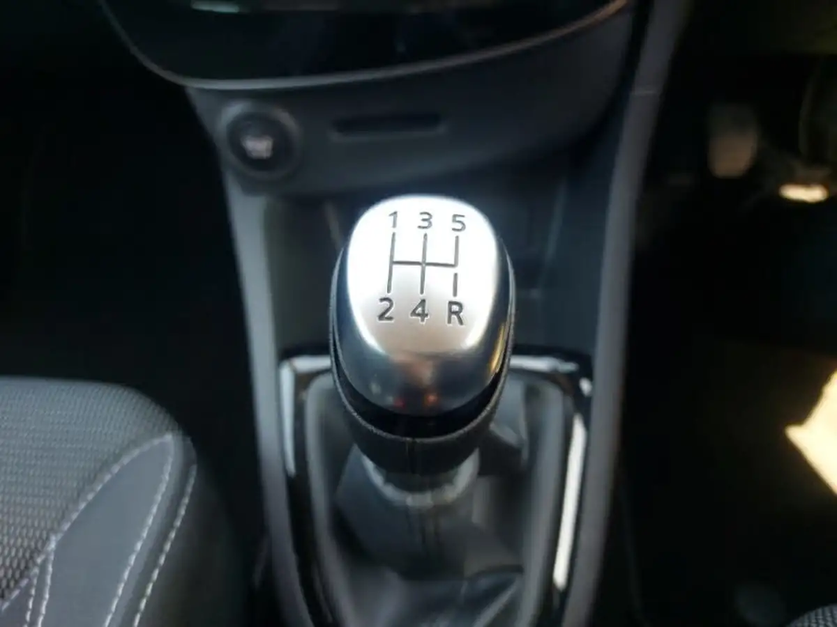 2018-renault-clio-09-tce-iconic-75ps-big-10