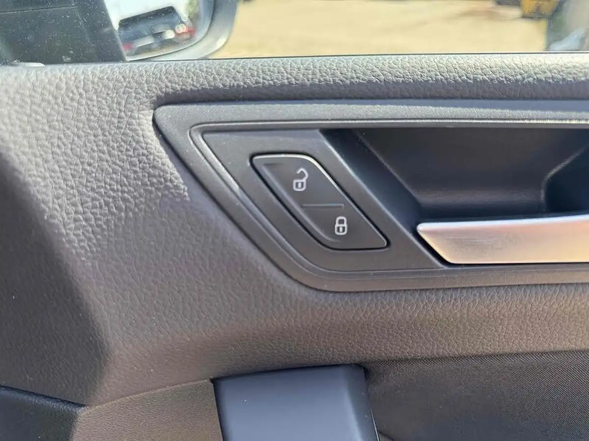 2018-volkswagen-touran-20tdi-se-family-dsg-big-21