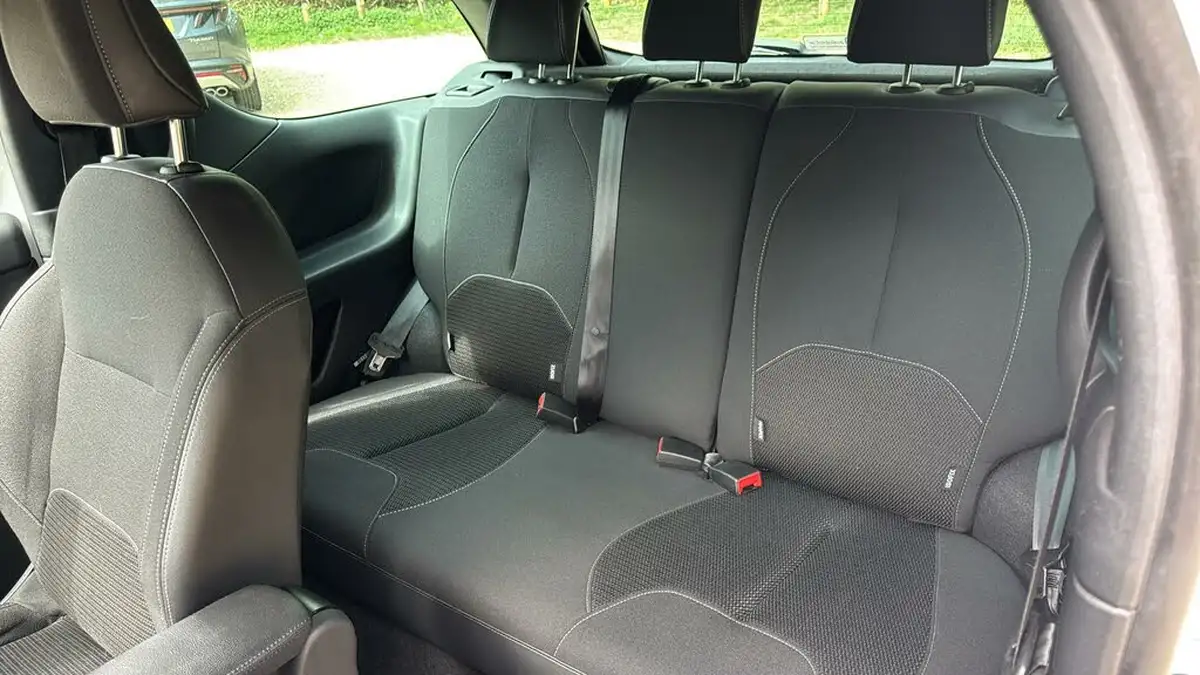 2015-citroen-ds3-12-dstyle-plus-big-27