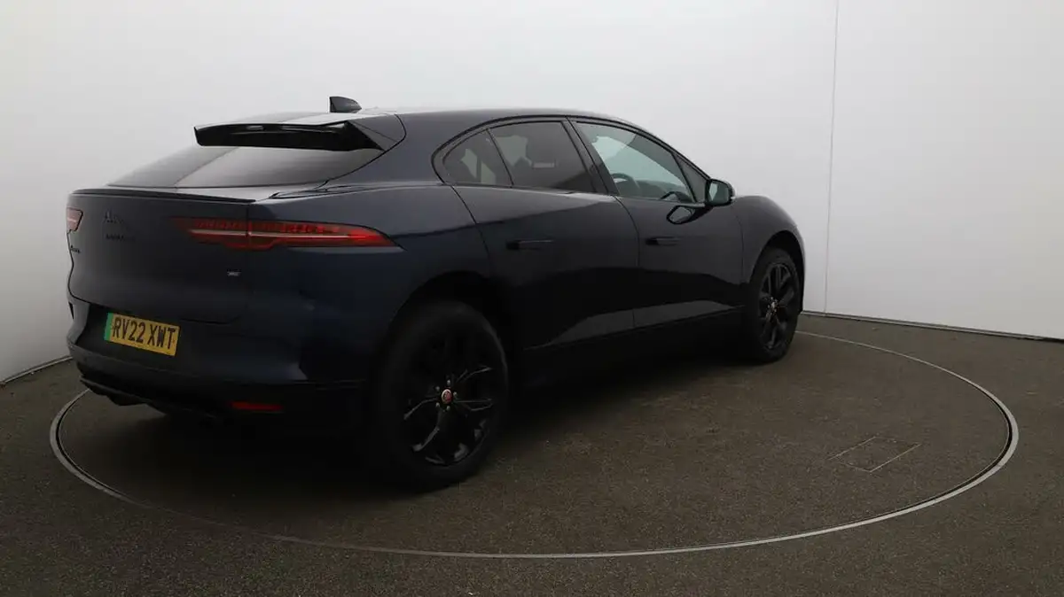 2022-jaguar-i-pace-ev400-hse-black-big-55
