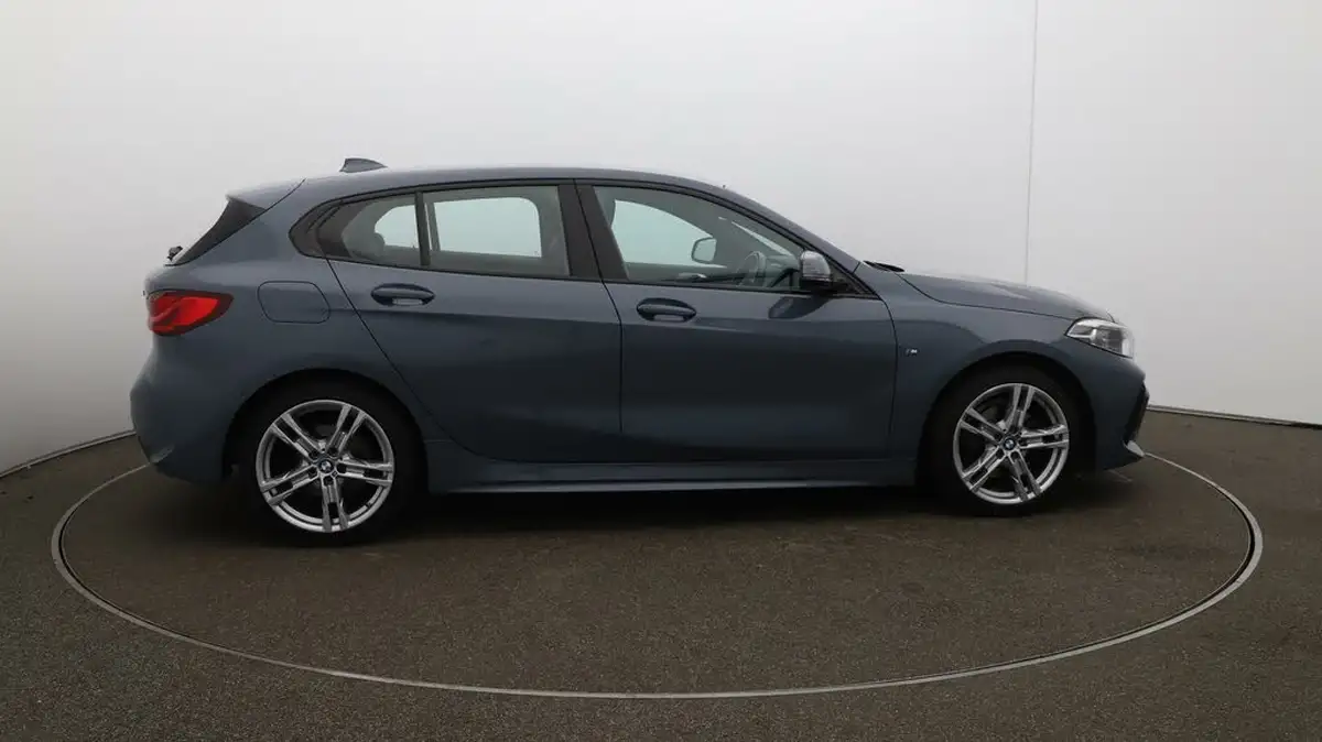 2022-bmw-1-series-15-118i-m-sport-lcp-big-50