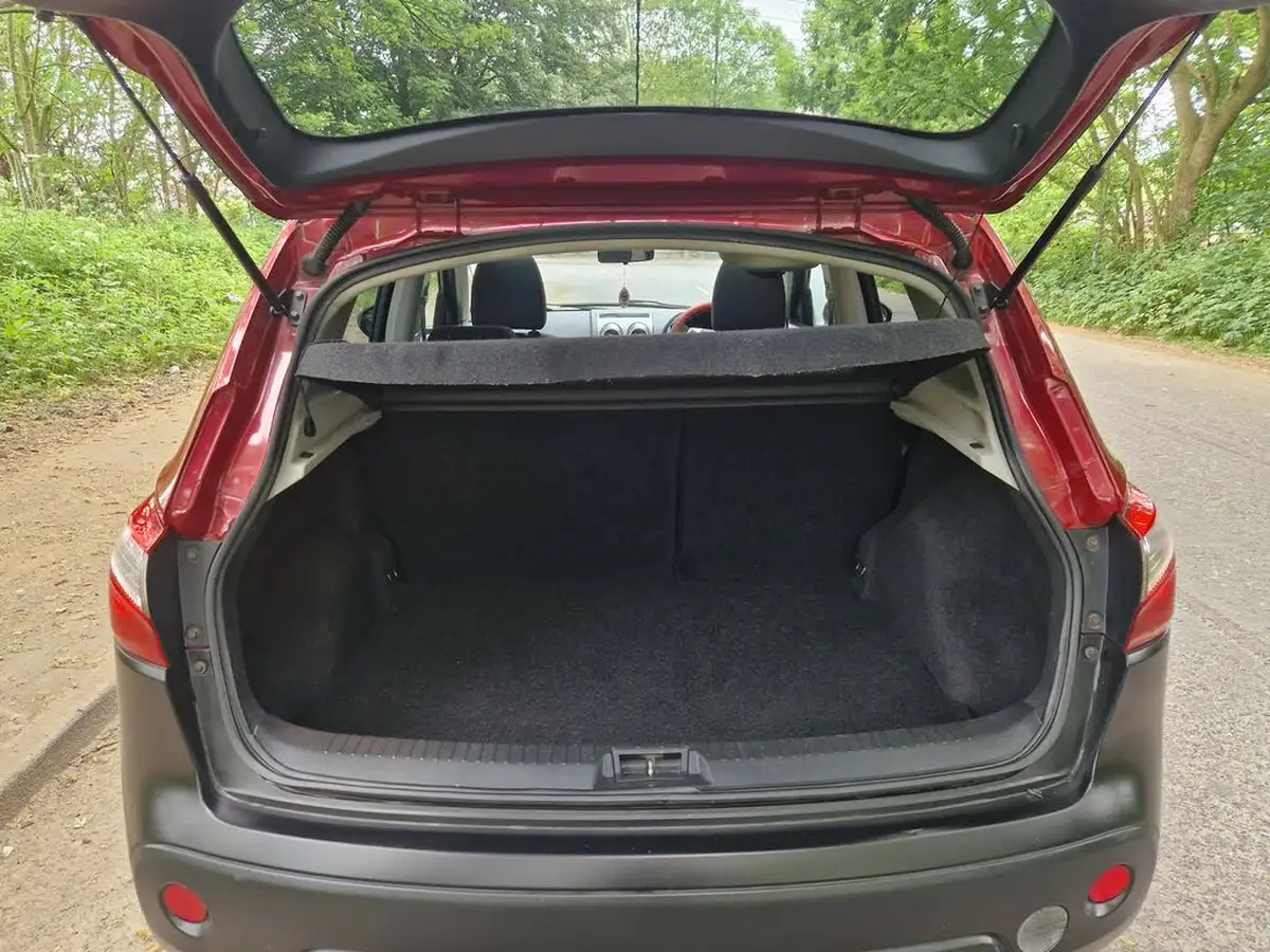 2010-nissan-qashqai-15td-n-tec-big-22