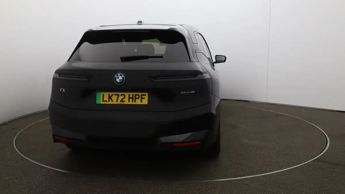2022-bmw-ix-e-xdrive-40-m-sport-big-55