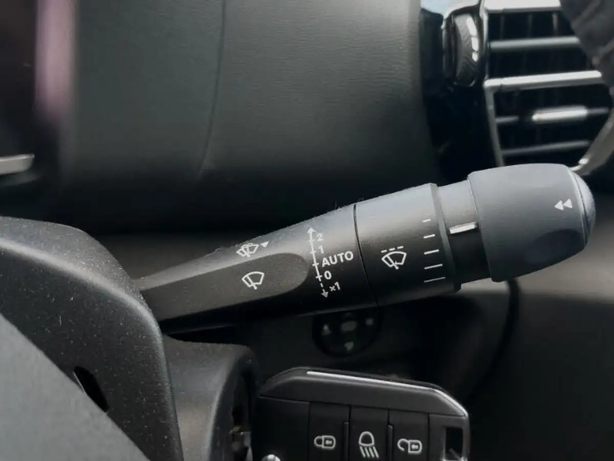 2022-citroen-c4-12-puretech-sense-plus-big-18