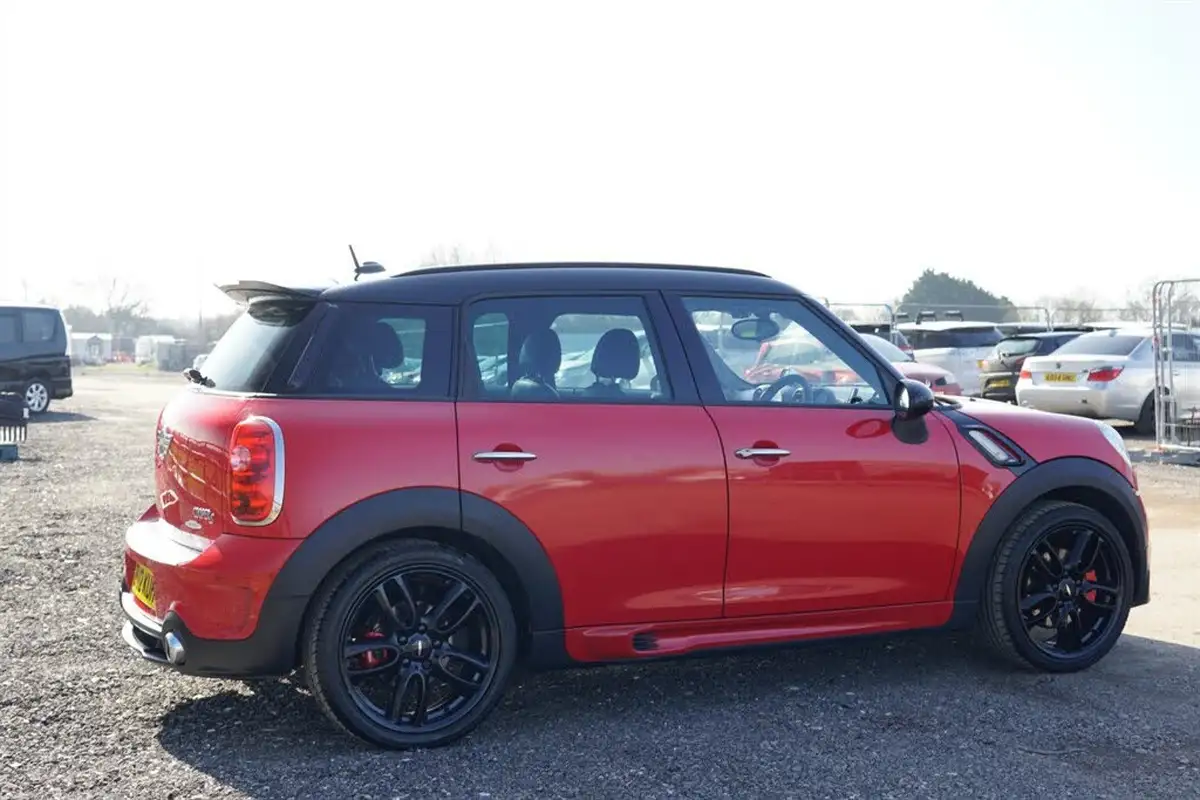 2012-mini-countryman-16-cooper-s-190bhp-all4-big-7