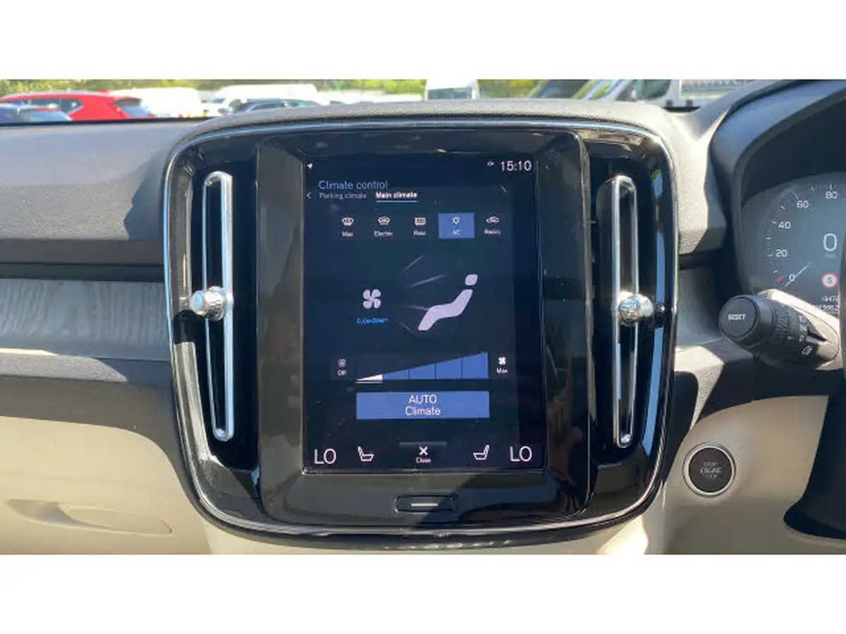 2022-volvo-xc40-20-b4-inscription-awd-big-29
