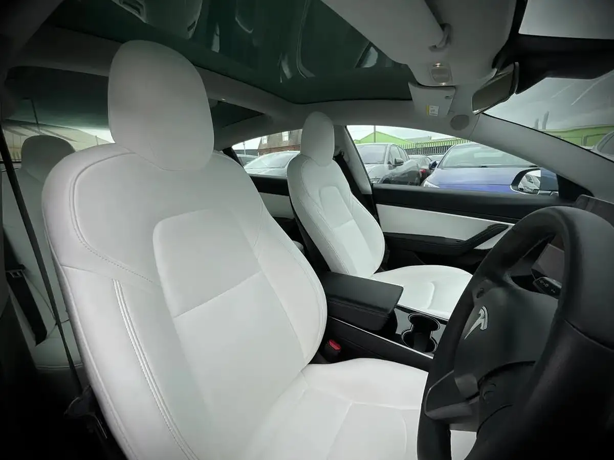 2020-tesla-model-3-e-performance-big-7