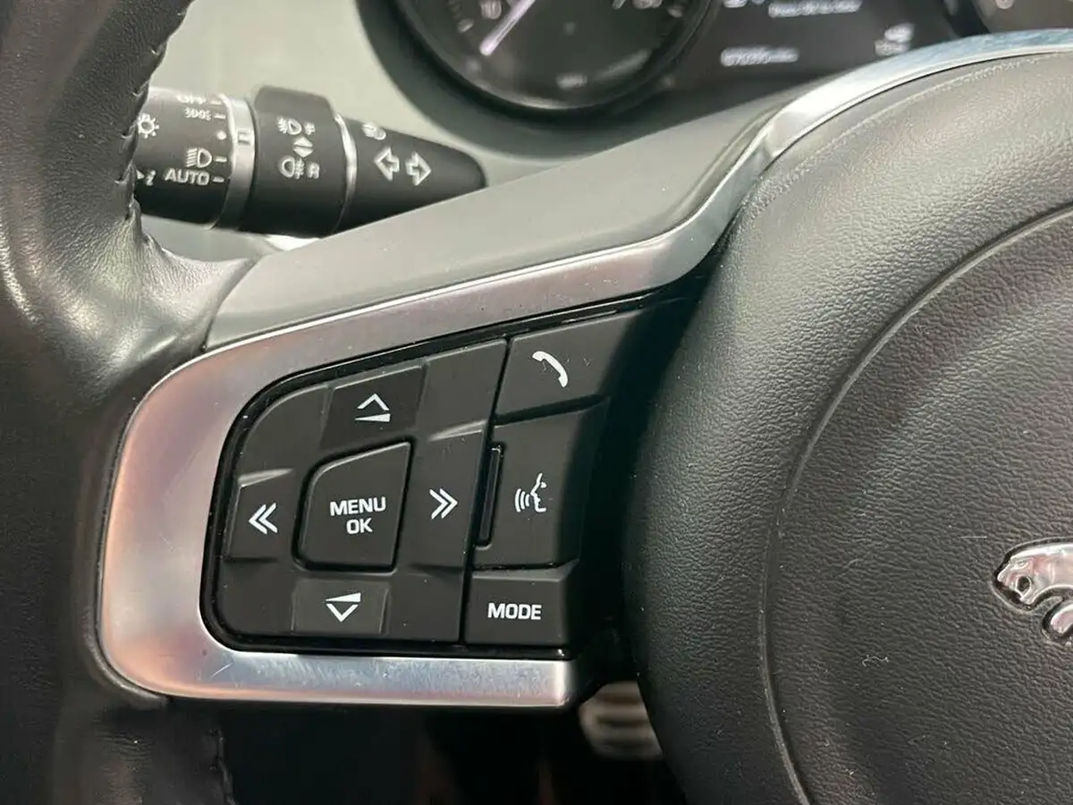 2019-jaguar-e-pace-20-i4d-r-dynamic-s-150ps-big-32