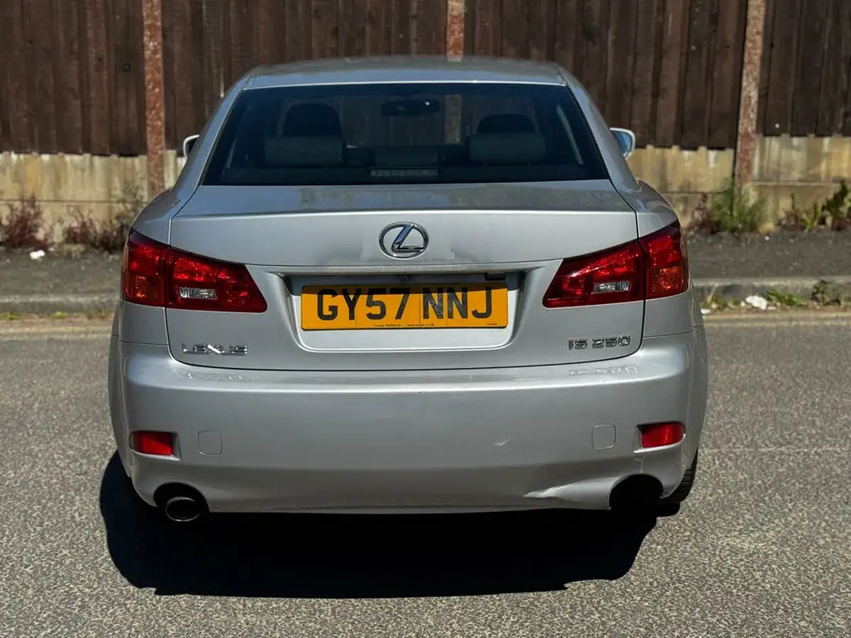 2007-lexus-is-250-25-se-auto-big-2