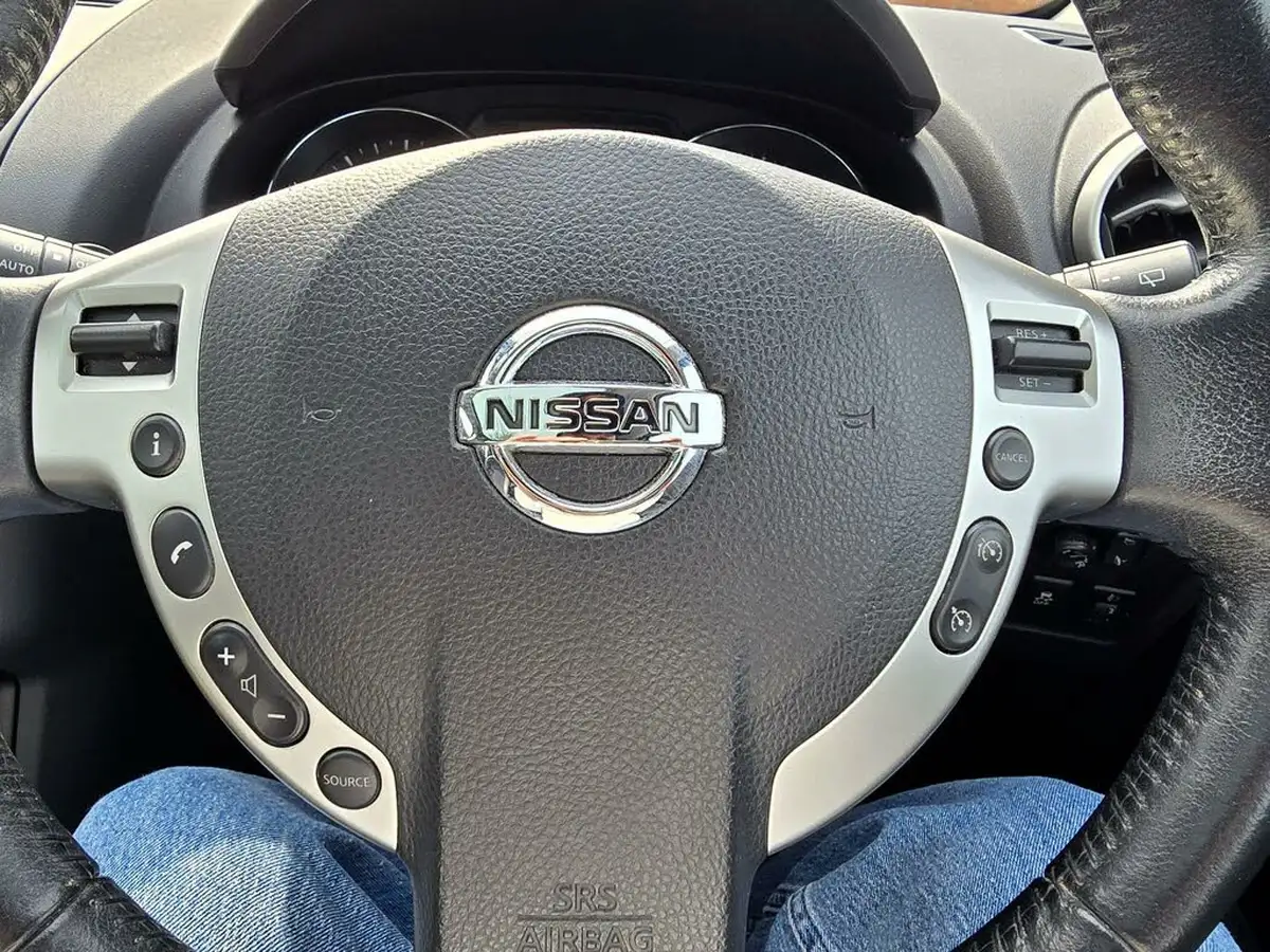 2013-nissan-qashqai-15td-360-big-29