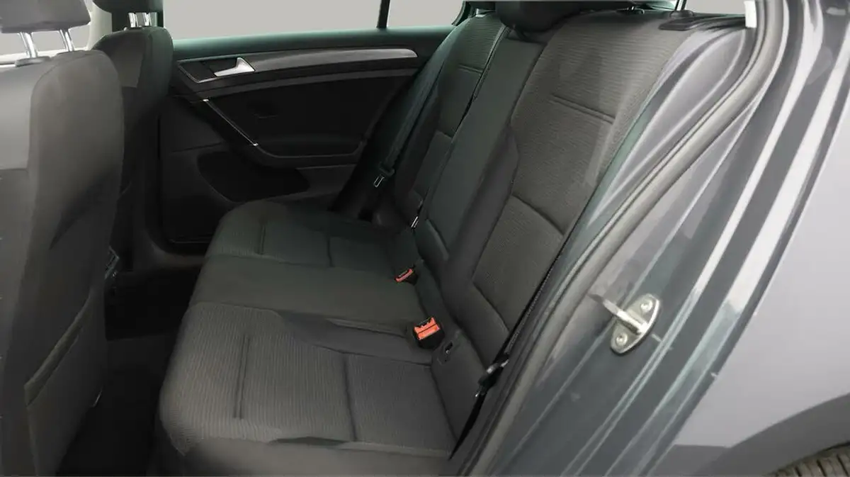2019-volkswagen-golf-16tdi-match-edition-hatchback-big-15