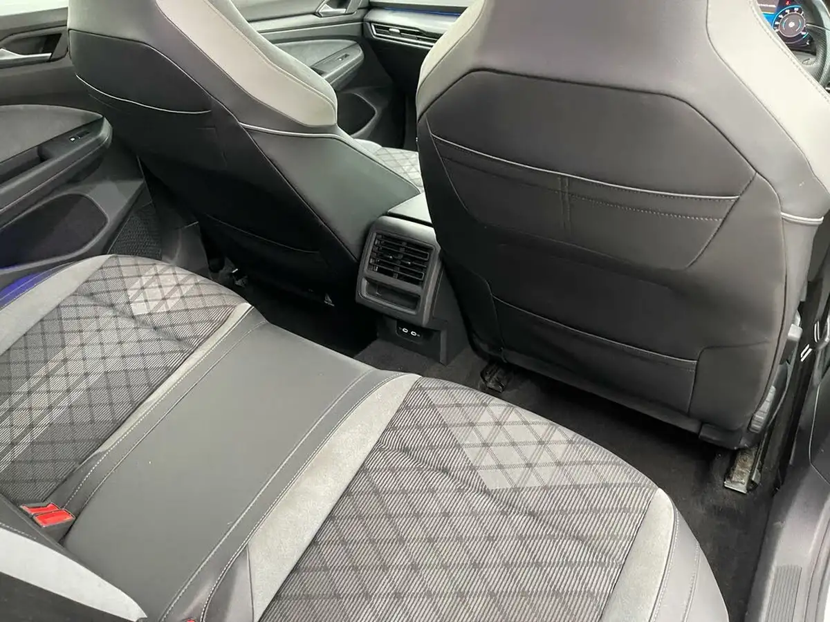 2021-volkswagen-golf-15-tsi-r-line-130ps-hatchback-big-45