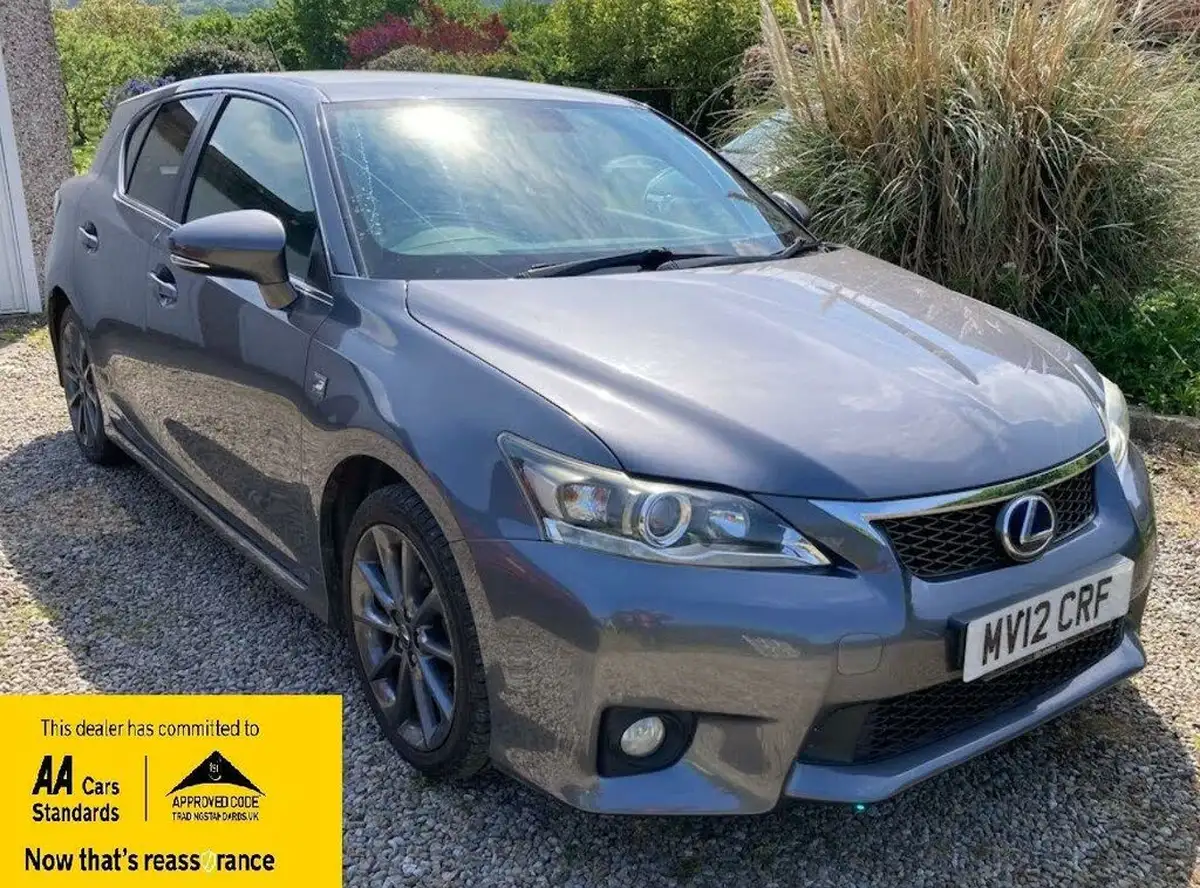 2012-lexus-ct-200h-18-f-sport-big-0