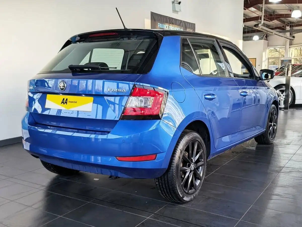 2019-skoda-fabia-10-mpi-colour-edition-60ps-big-12
