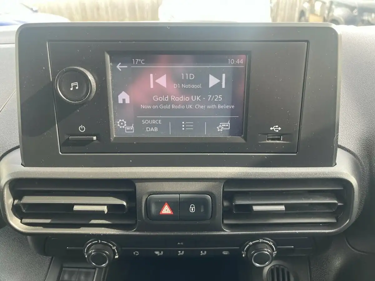 2022-toyota-proace-city-15d-active-big-20