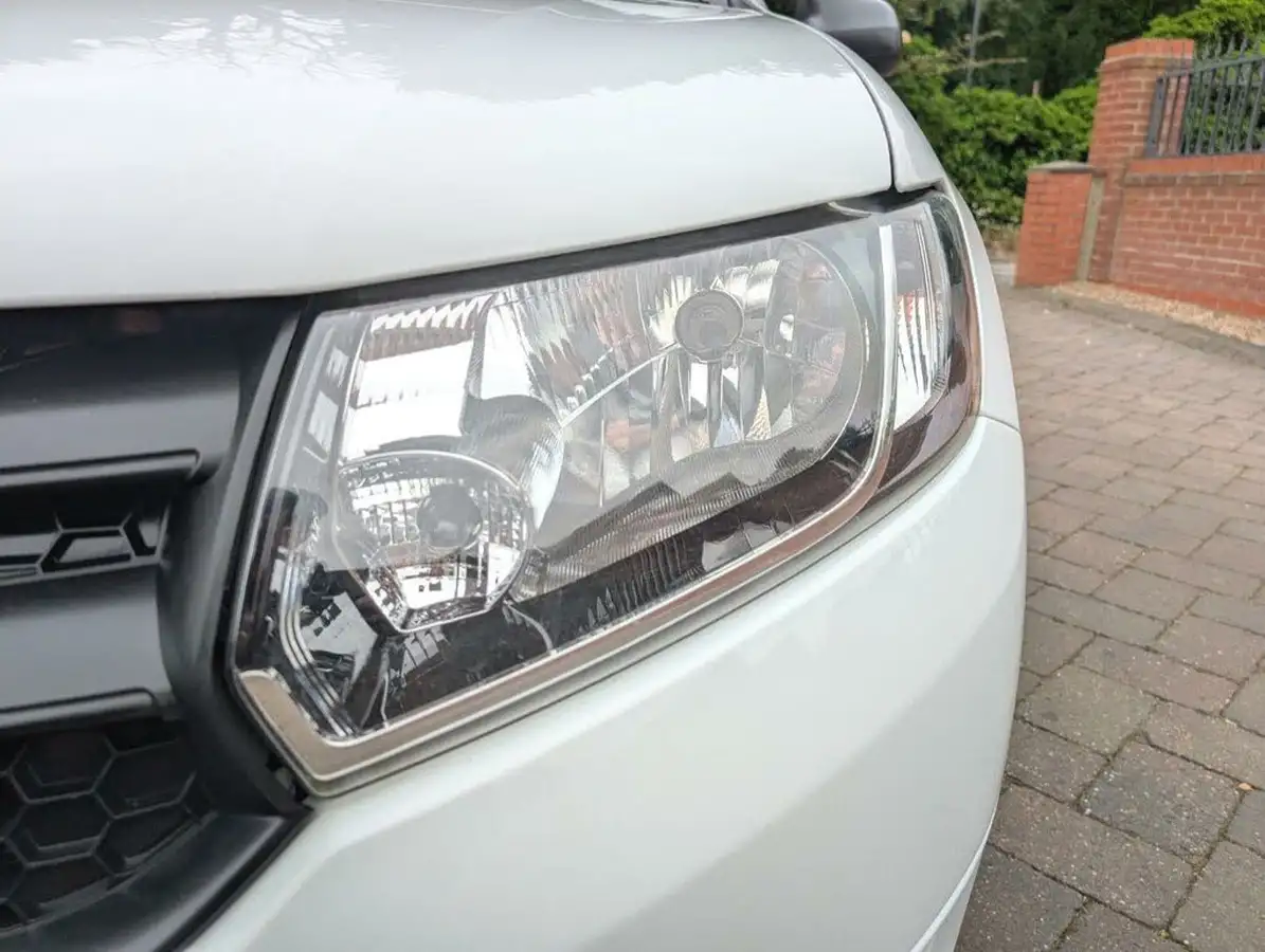 2014-dacia-sandero-12-ambiance-big-47