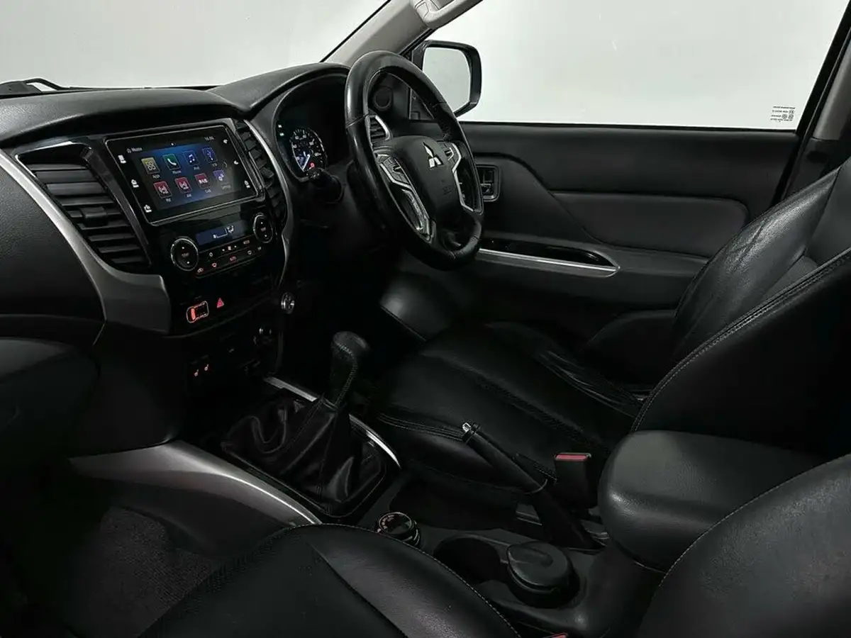 2018-mitsubishi-l200-24di-d-warrior-eu6-big-25