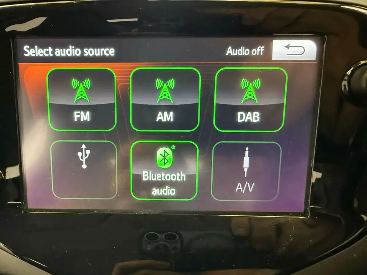 2021-toyota-aygo-10-vvt-i-x-play-tss-x-shift-big-22