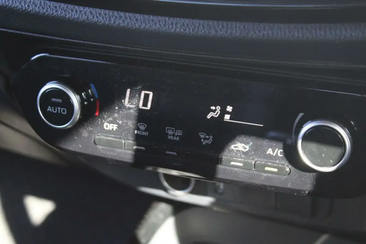 2023-toyota-aygo-x-10-vvt-i-exclusive-big-25