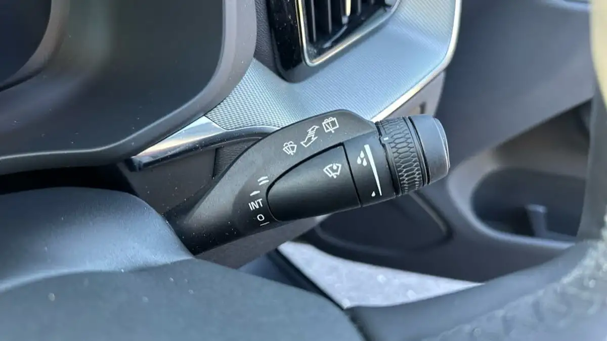 2024-volvo-xc60-20-b5-plus-black-edition-big-43