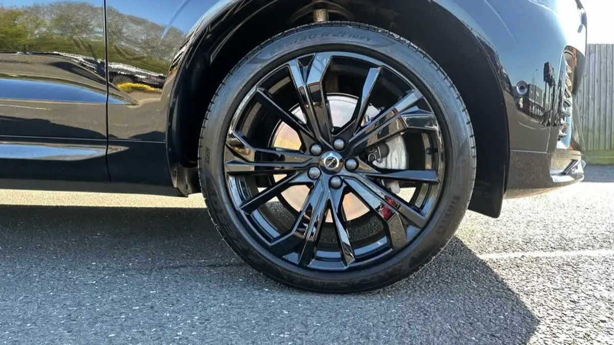 2024-volvo-xc60-20-b5-plus-black-edition-big-15