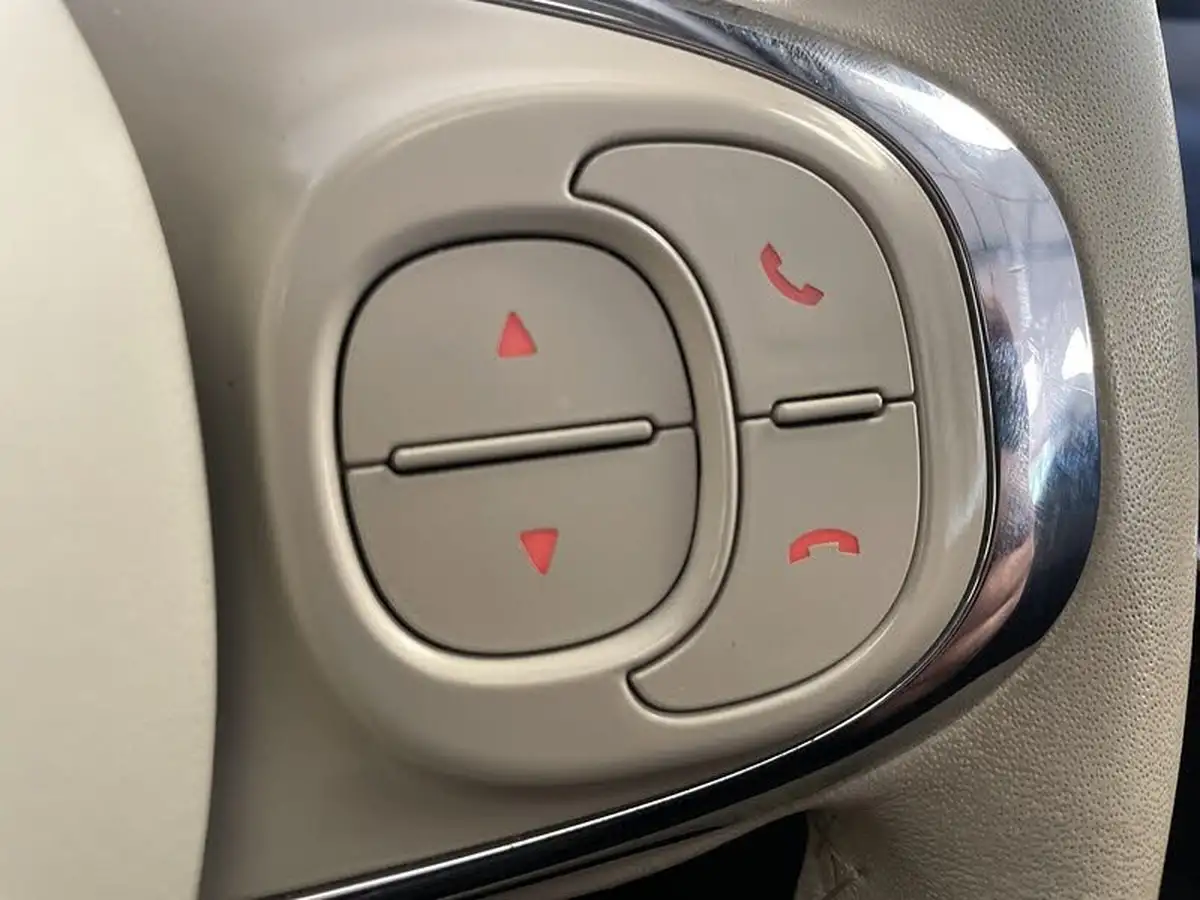 2016-fiat-500-12-lounge-dualogic-big-17