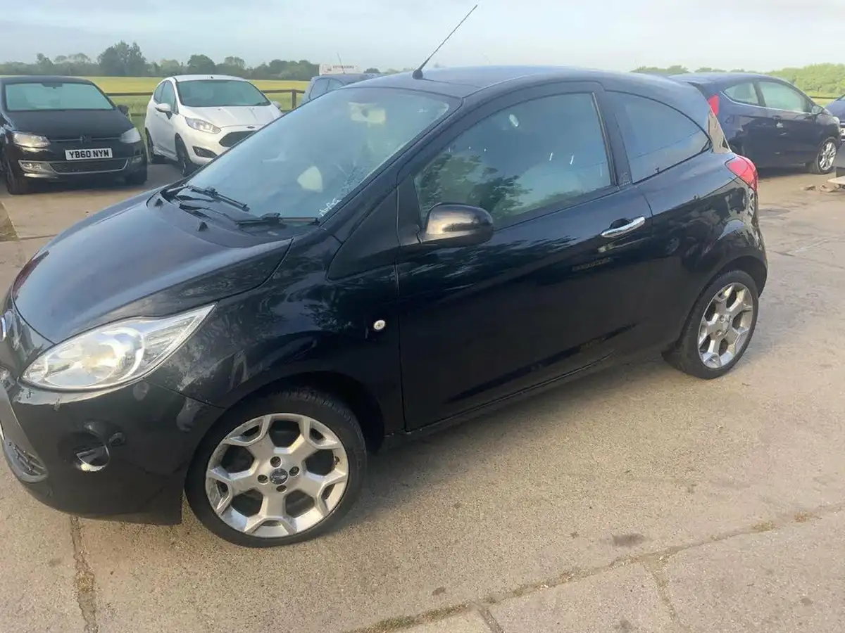 2012-ford-ka-12-titanium-69ps-big-2