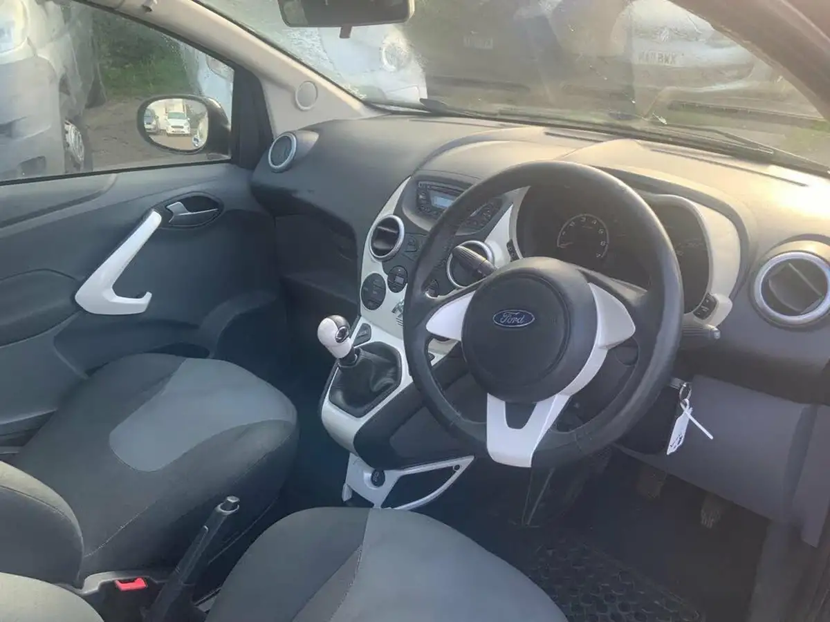2012-ford-ka-12-titanium-69ps-big-26