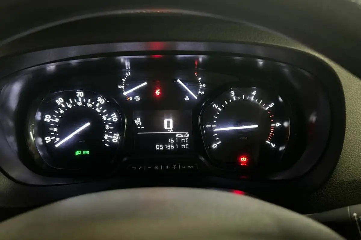 2022-peugeot-expert-15-bluehdi-professional-premium-long-1000-big-9