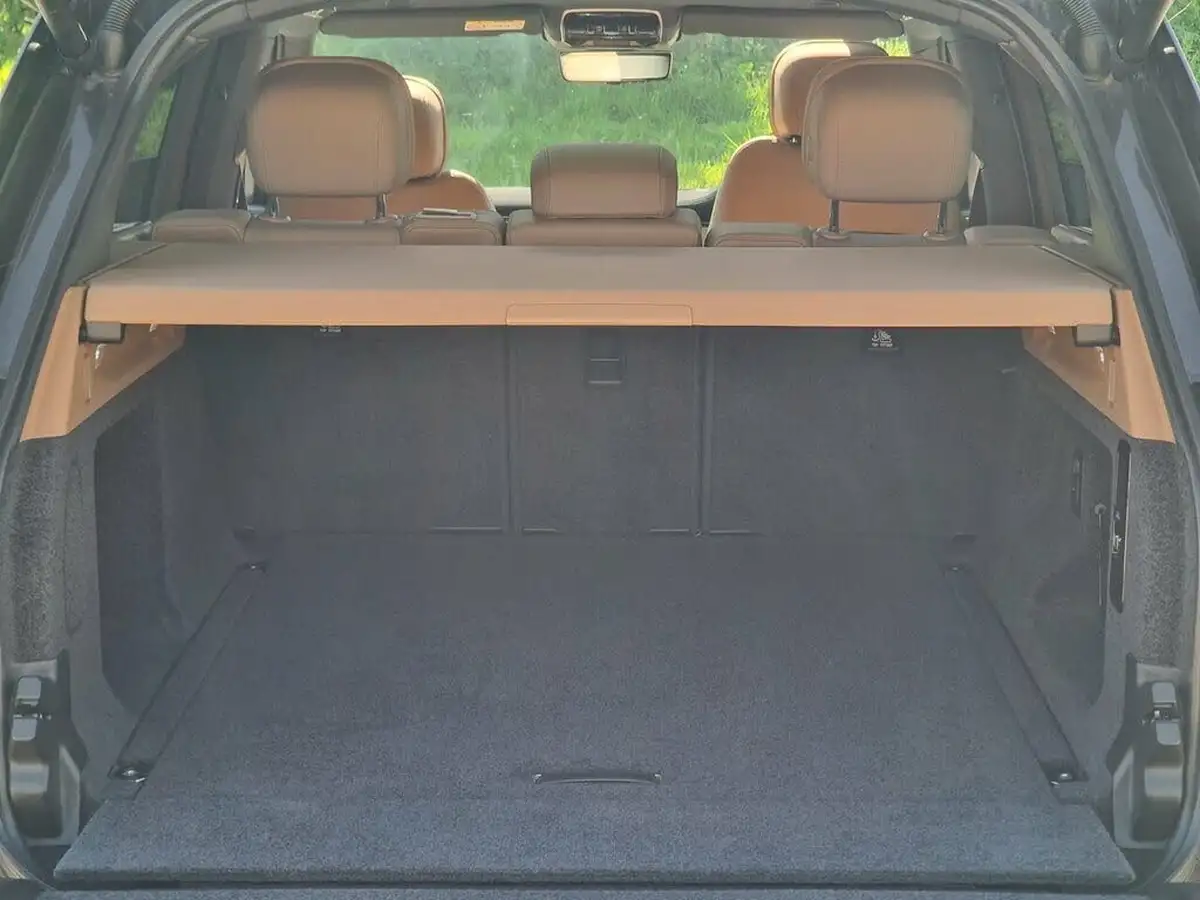 2023-land-rover-range-rover-30-p400-hse-big-46