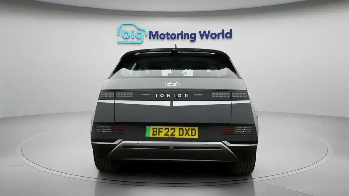 2022-hyundai-ioniq-5-e-se-connect-big-5