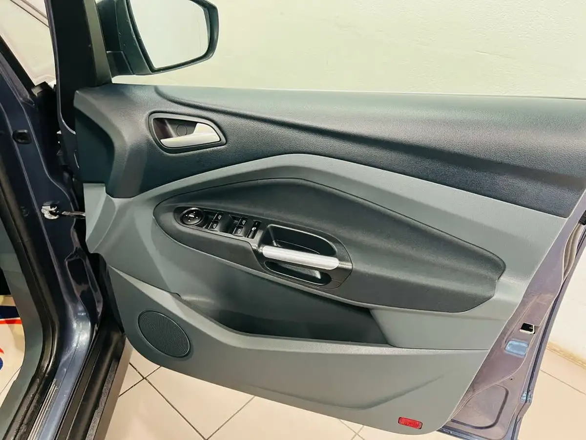 2012-ford-c-max-20tdci-titanium-powershift-big-20