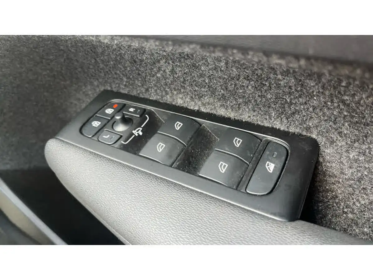 2021-volvo-xc40-15-t4-inscription-208bhp-big-20